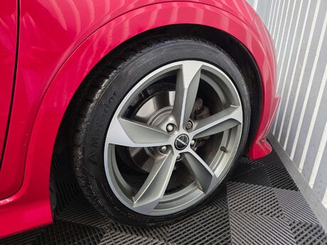 Honda Civic 2.0 i-VTEC Type R GT Hatchback 3dr Petrol Manual (215 g/km, 197 bhp) 23