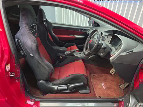 Honda Civic 2.0 i-VTEC Type R GT Hatchback 3dr Petrol Manual (215 g/km, 197 bhp) 14
