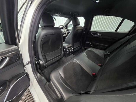 Alfa Romeo Giulia 2.9 V6 Bi-Turbo Quadrifoglio Saloon 4dr Petrol Auto Euro 6 (s/s) (510 ps) 24