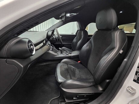 Alfa Romeo Giulia 2.9 V6 Bi-Turbo Quadrifoglio Saloon 4dr Petrol Auto Euro 6 (s/s) (510 ps) 10