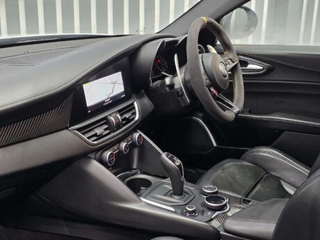 Alfa Romeo Giulia 2.9 V6 Bi-Turbo Quadrifoglio Saloon 4dr Petrol Auto Euro 6 (s/s) (510 ps) 22