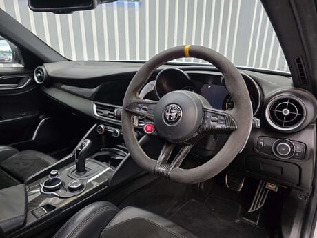 Alfa Romeo Giulia 2.9 V6 Bi-Turbo Quadrifoglio Saloon 4dr Petrol Auto Euro 6 (s/s) (510 ps) 42