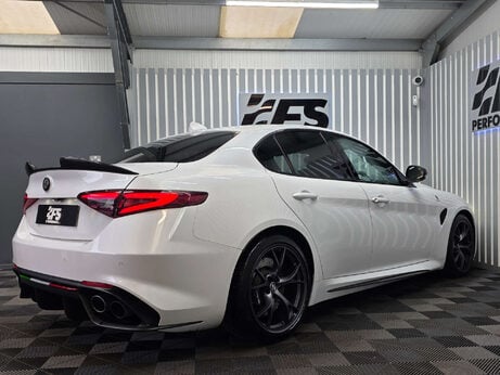 Alfa Romeo Giulia 2.9 V6 Bi-Turbo Quadrifoglio Saloon 4dr Petrol Auto Euro 6 (s/s) (510 ps) 2