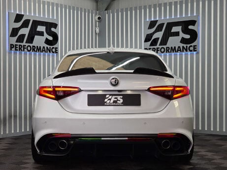 Alfa Romeo Giulia 2.9 V6 Bi-Turbo Quadrifoglio Saloon 4dr Petrol Auto Euro 6 (s/s) (510 ps) 1