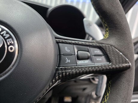 Alfa Romeo Giulia 2.9 V6 Bi-Turbo Quadrifoglio Saloon 4dr Petrol Auto Euro 6 (s/s) (510 ps) 45