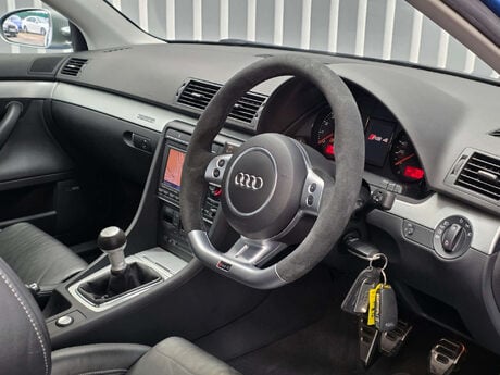 Audi RS4 4.2 Saloon 4dr Petrol Manual quattro (324 g/km, 415 bhp) 48