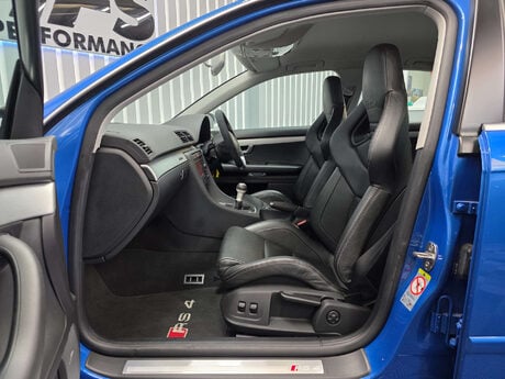 Audi RS4 4.2 Saloon 4dr Petrol Manual quattro (324 g/km, 415 bhp) 49