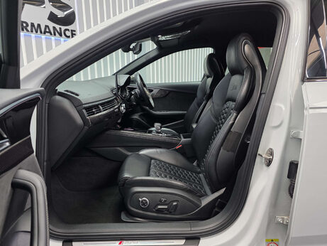 Audi RS4 2.9 TFSI V6 Carbon Black Estate 5dr Petrol Tiptronic quattro Euro 6 (s/s) ( 50