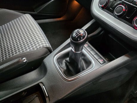 Volkswagen Scirocco 2.0 TDI BlueMotion Tech Hatchback 3dr Diesel Manual Euro 6 (s/s) (150 ps) 12