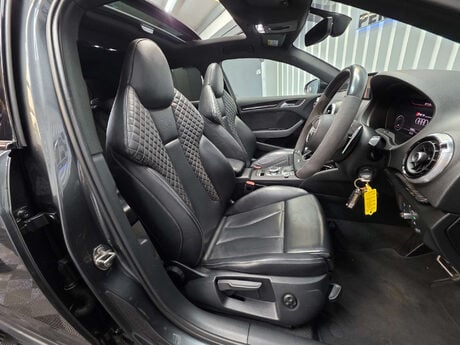 Audi RS3 2.5 TFSI Audi Sport Edition Sportback 5dr Petrol S Tronic quattro Euro 6 (s 8