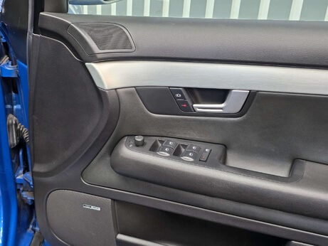 Audi RS4 4.2 Saloon 4dr Petrol Manual quattro (324 g/km, 415 bhp) 25