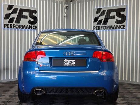 Audi RS4 4.2 Saloon 4dr Petrol Manual quattro (324 g/km, 415 bhp) 1