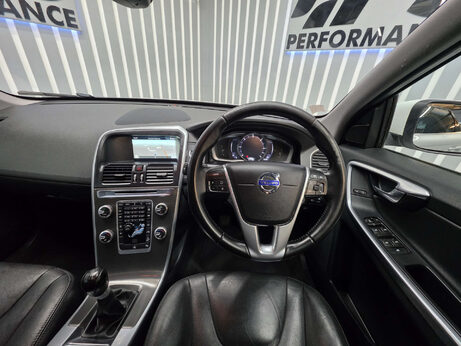 Volvo XC60 2.4 D5 SE Lux Nav SUV 5dr Diesel Manual AWD Euro 6 (s/s) (220 ps) 8