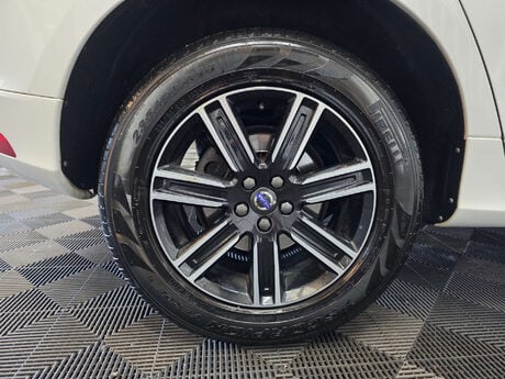 Volvo XC60 2.4 D5 SE Lux Nav SUV 5dr Diesel Manual AWD Euro 6 (s/s) (220 ps) 43