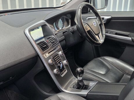 Volvo XC60 2.4 D5 SE Lux Nav SUV 5dr Diesel Manual AWD Euro 6 (s/s) (220 ps) 4
