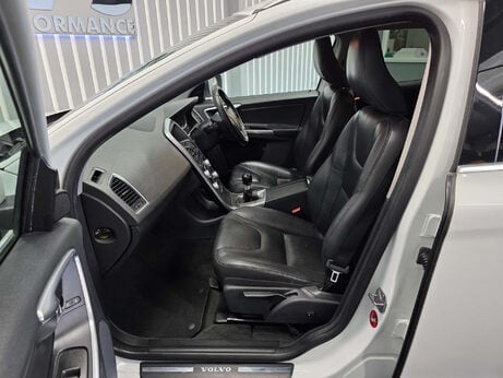 Volvo XC60 2.4 D5 SE Lux Nav SUV 5dr Diesel Manual AWD Euro 6 (s/s) (220 ps) 18