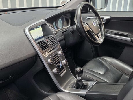 Volvo XC60 2.4 D5 SE Lux Nav SUV 5dr Diesel Manual AWD Euro 6 (s/s) (220 ps) 31