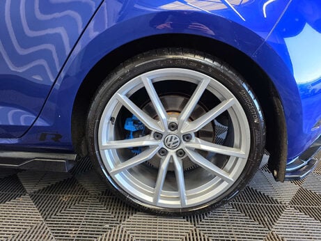 Volkswagen Golf 2.0 TSI R Hatchback 5dr Petrol DSG 4Motion Euro 6 (s/s) (300 ps) 27