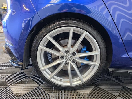 Volkswagen Golf 2.0 TSI R Hatchback 5dr Petrol DSG 4Motion Euro 6 (s/s) (300 ps) 29