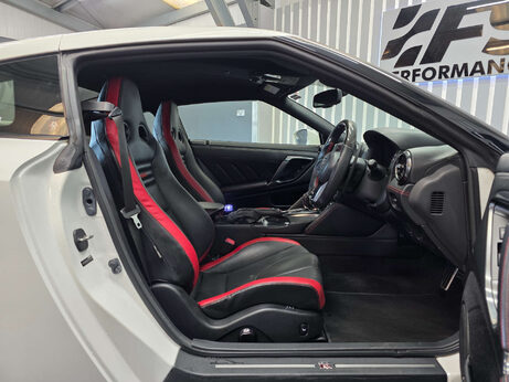 Nissan GT-R 3.8 V6 Recaro Coupe 2dr Petrol Auto 4WD Euro 6 (570 ps) 15