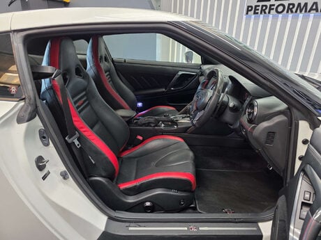 Nissan GT-R 3.8 V6 Recaro Coupe 2dr Petrol Auto 4WD Euro 6 (570 ps) 40