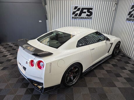 Nissan GT-R 3.8 V6 Recaro Coupe 2dr Petrol Auto 4WD Euro 6 (570 ps) 18