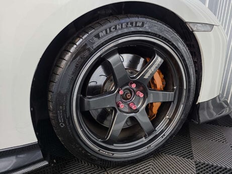 Nissan GT-R 3.8 V6 Recaro Coupe 2dr Petrol Auto 4WD Euro 6 (570 ps) 20