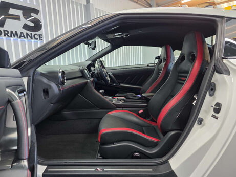 Nissan GT-R 3.8 V6 Recaro Coupe 2dr Petrol Auto 4WD Euro 6 (570 ps) 38