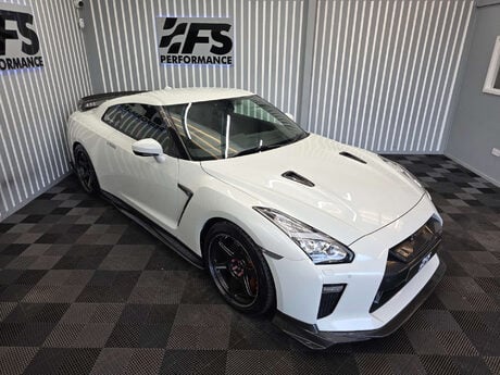 Nissan GT-R 3.8 V6 Recaro Coupe 2dr Petrol Auto 4WD Euro 6 (570 ps) 13