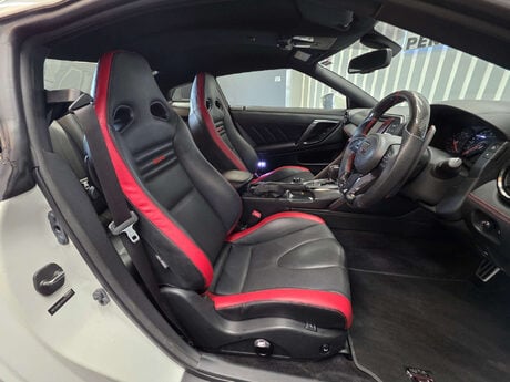 Nissan GT-R 3.8 V6 Recaro Coupe 2dr Petrol Auto 4WD Euro 6 (570 ps) 7