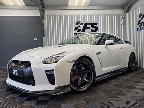 Nissan GT-R 3.8 V6 Recaro Coupe 2dr Petrol Auto 4WD Euro 6 (570 ps) 3