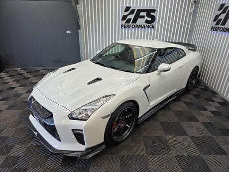Nissan GT-R 3.8 V6 Recaro Coupe 2dr Petrol Auto 4WD Euro 6 (570 ps) 15
