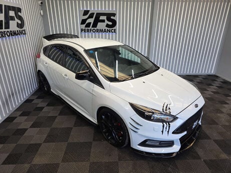 Ford Focus 2.0T EcoBoost ST-3 Hatchback 5dr Petrol Manual Euro 6 (s/s) (250 ps) 9