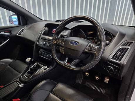 Ford Focus 2.0T EcoBoost ST-3 Hatchback 5dr Petrol Manual Euro 6 (s/s) (250 ps) 46