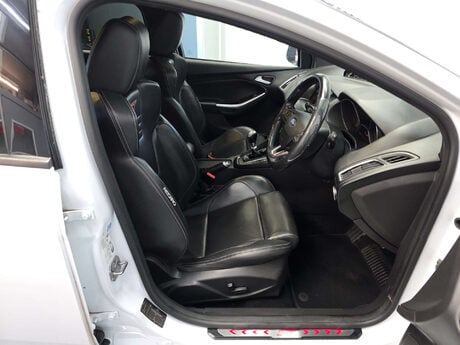 Ford Focus 2.0T EcoBoost ST-3 Hatchback 5dr Petrol Manual Euro 6 (s/s) (250 ps) 20