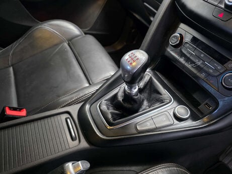 Ford Focus 2.0T EcoBoost ST-3 Hatchback 5dr Petrol Manual Euro 6 (s/s) (250 ps) 8