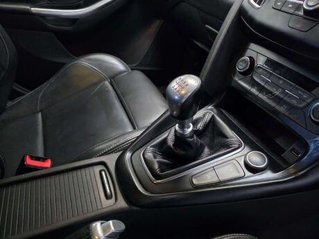 Ford Focus 2.0T EcoBoost ST-3 Hatchback 5dr Petrol Manual Euro 6 (s/s) (250 ps) 25