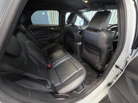 Ford Focus 2.0T EcoBoost ST-3 Hatchback 5dr Petrol Manual Euro 6 (s/s) (250 ps) 15