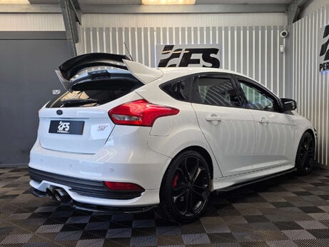 Ford Focus 2.0T EcoBoost ST-3 Hatchback 5dr Petrol Manual Euro 6 (s/s) (250 ps) 40