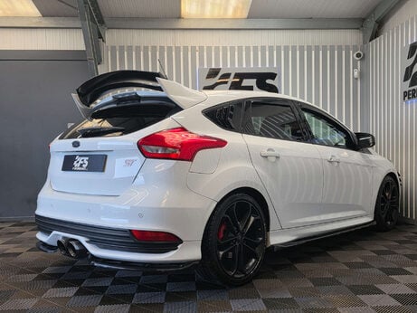 Ford Focus 2.0T EcoBoost ST-3 Hatchback 5dr Petrol Manual Euro 6 (s/s) (250 ps) 3