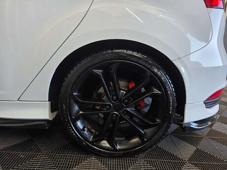 Ford Focus 2.0T EcoBoost ST-3 Hatchback 5dr Petrol Manual Euro 6 (s/s) (250 ps) 31