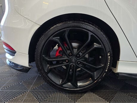 Ford Focus 2.0T EcoBoost ST-3 Hatchback 5dr Petrol Manual Euro 6 (s/s) (250 ps) 34