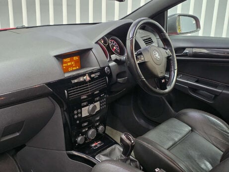 Vauxhall Astra 2.0i 16v VXR VXRacing Sport Hatch 3dr Petrol Manual (221 g/km, 237 bhp) 4