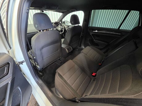Volkswagen Golf 2.0 TSI R Hatchback 5dr Petrol DSG 4Motion Euro 6 (s/s) (310 ps) 23