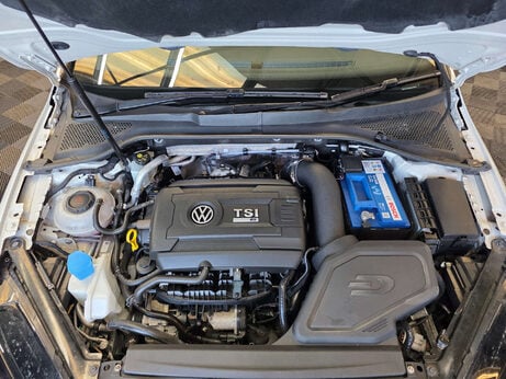Volkswagen Golf 2.0 TSI R Hatchback 5dr Petrol DSG 4Motion Euro 6 (s/s) (310 ps) 25
