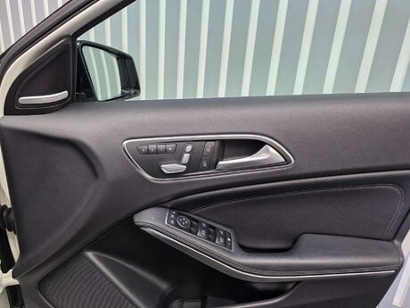 Mercedes-Benz A Class 2.0 A45 AMG (Premium) Hatchback 5dr Petrol SpdS DCT 4MATIC Euro 6 (s/s) (38 26