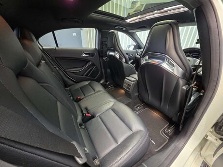Mercedes-Benz A Class 2.0 A45 AMG (Premium) Hatchback 5dr Petrol SpdS DCT 4MATIC Euro 6 (s/s) (38 20