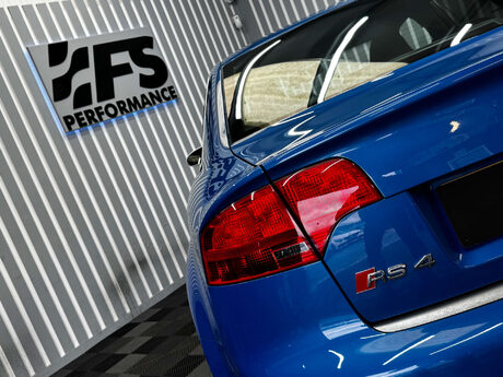 Audi RS4 4.2 Saloon 4dr Petrol Manual quattro (324 g/km, 415 bhp) 42