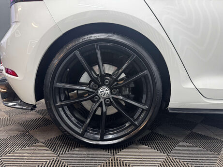 Volkswagen Golf 2.0 TSI BlueMotion Tech R Hatchback 5dr Petrol DSG 4Motion Euro 6 (s/s) (31 8