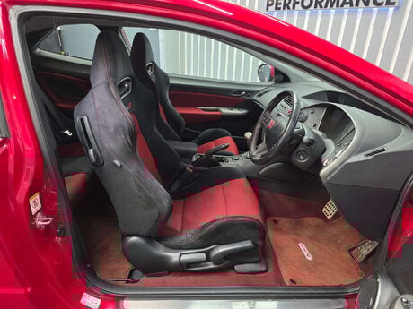 Honda Civic 2.0 i-VTEC Type R GT Hatchback 3dr Petrol Manual (215 g/km, 197 bhp) 19